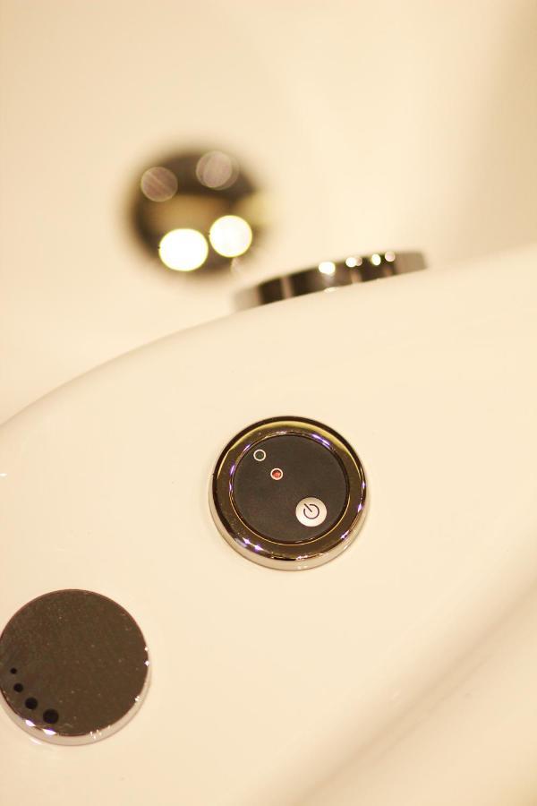 K58 Luxury Apartment Monastiraki Metro Station Acropolis Jacuzzi Athena Bagian luar foto